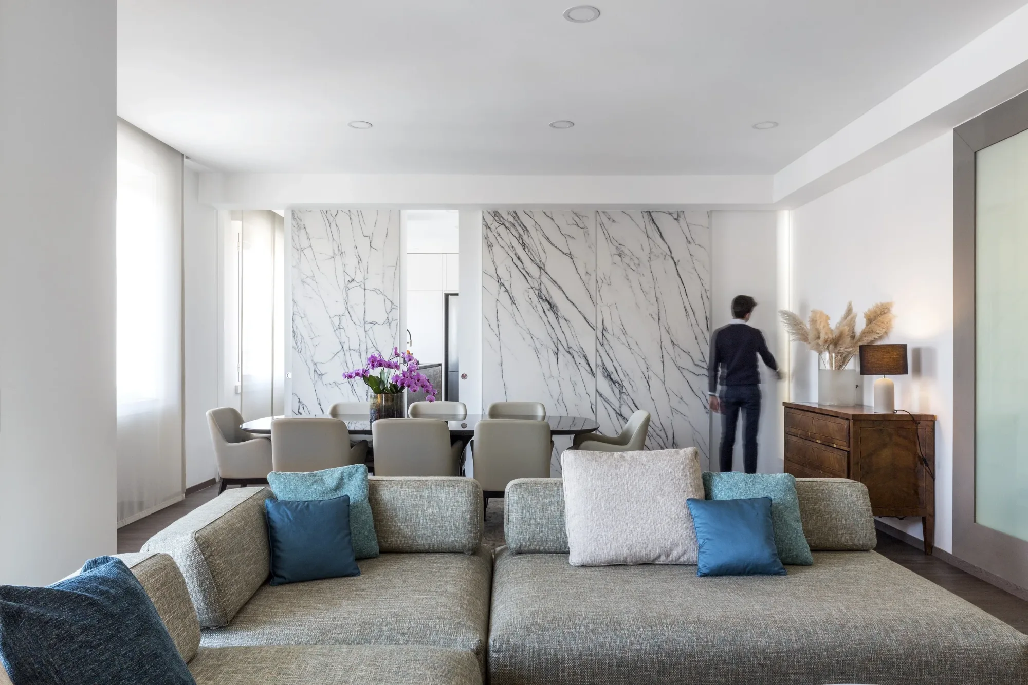 Magenta Apartment