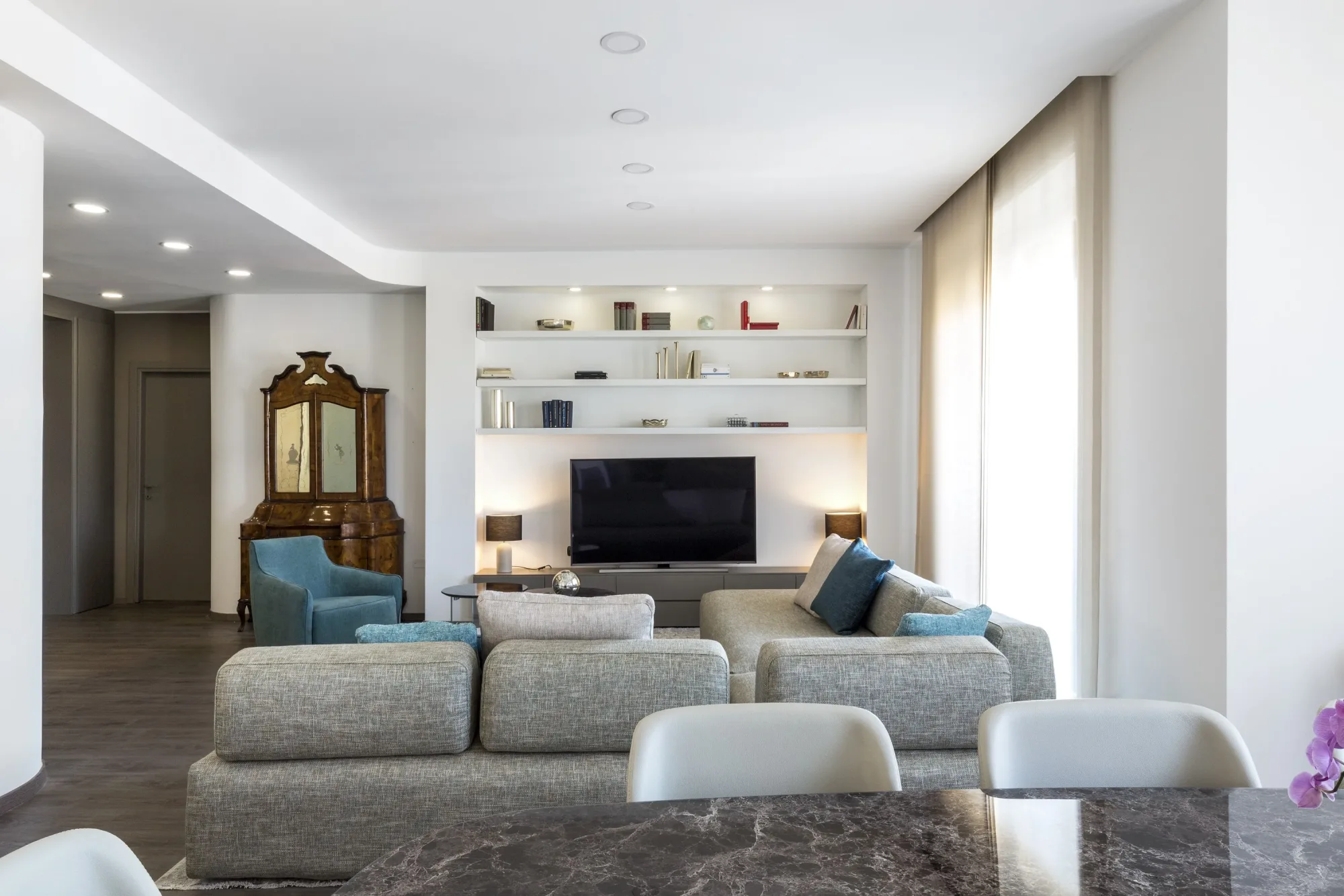 Magenta Apartment, interno. Foto: Beppe Giardino.