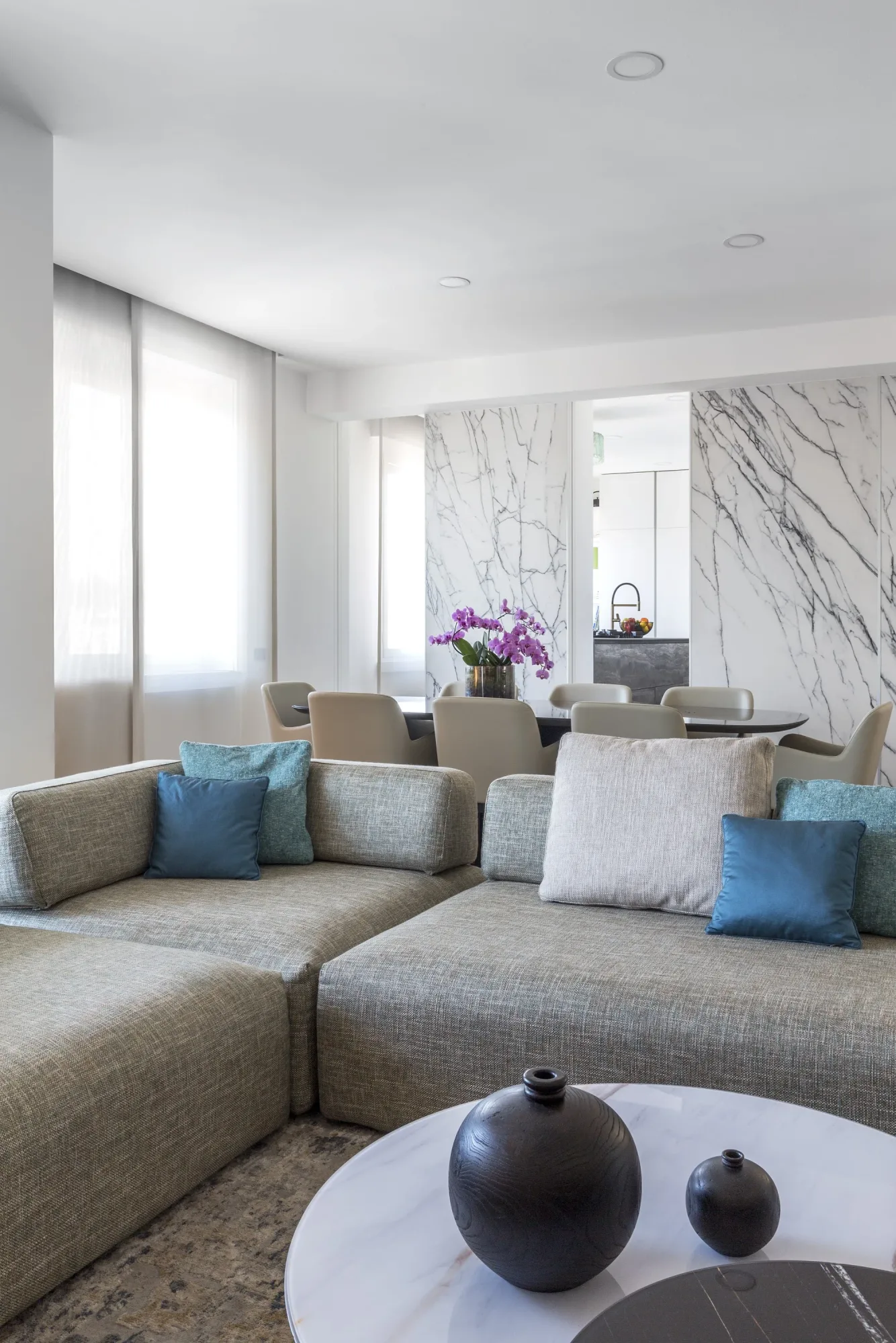 Magenta Apartment, interno. Foto: Beppe Giardino.