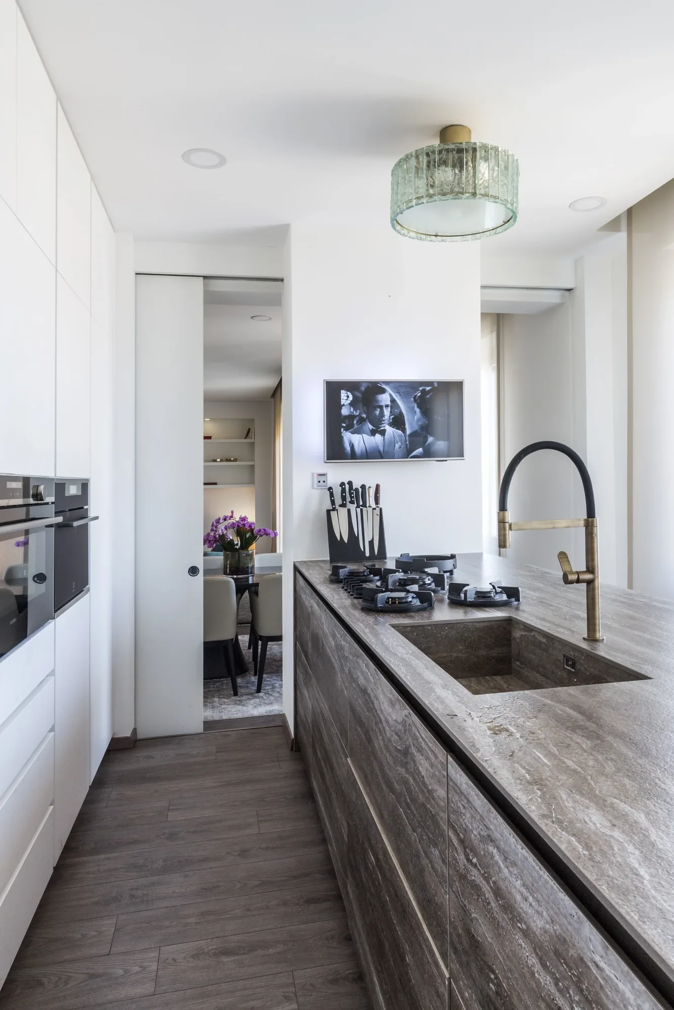 Magenta Apartment, interno. Foto: Beppe Giardino.