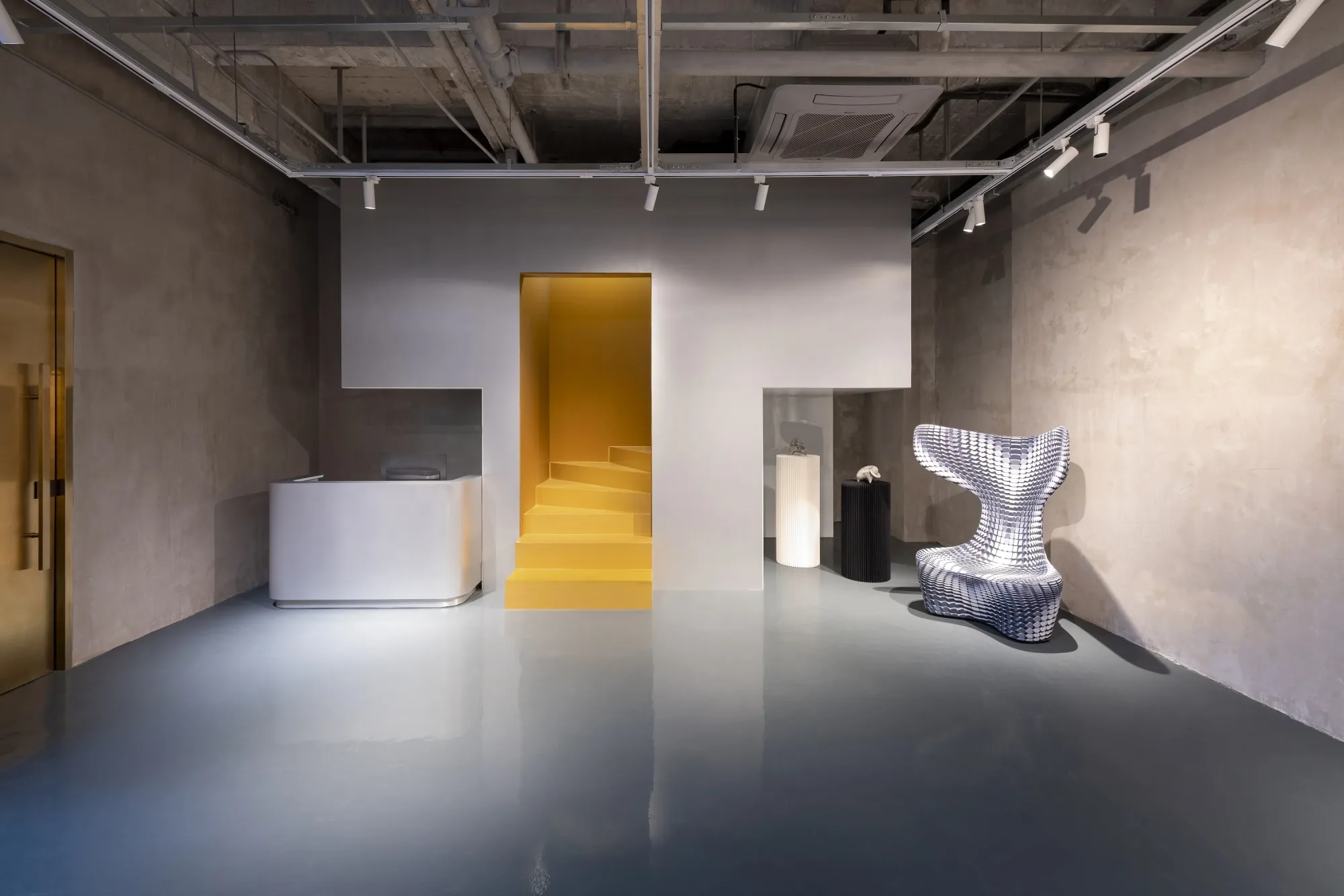 MO Gallery & Lounge, Shanghai, China, 2019.
