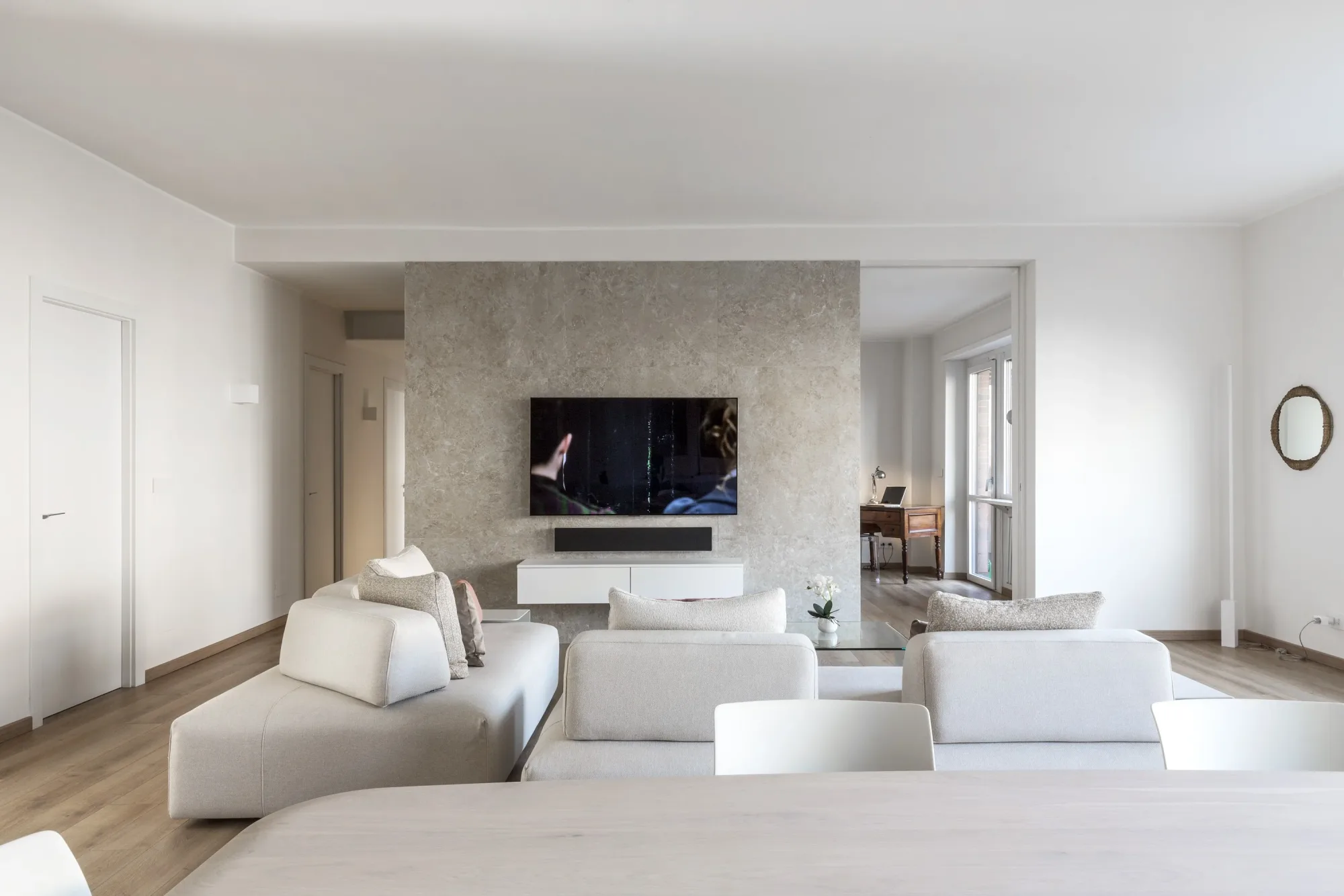 Peschiera Apartment, interno. Foto: Beppe Giardino.