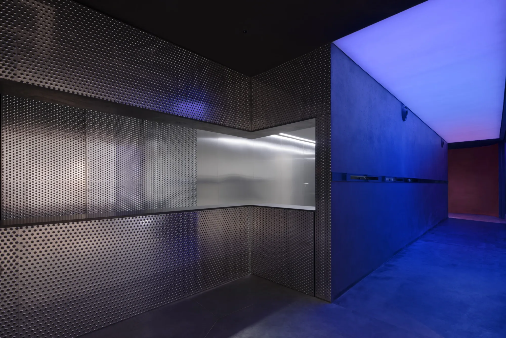 Potent Club, interior. Photo: Peter Dixie / LOTAN (www.lo-tan.com, @lotanarchphoto).